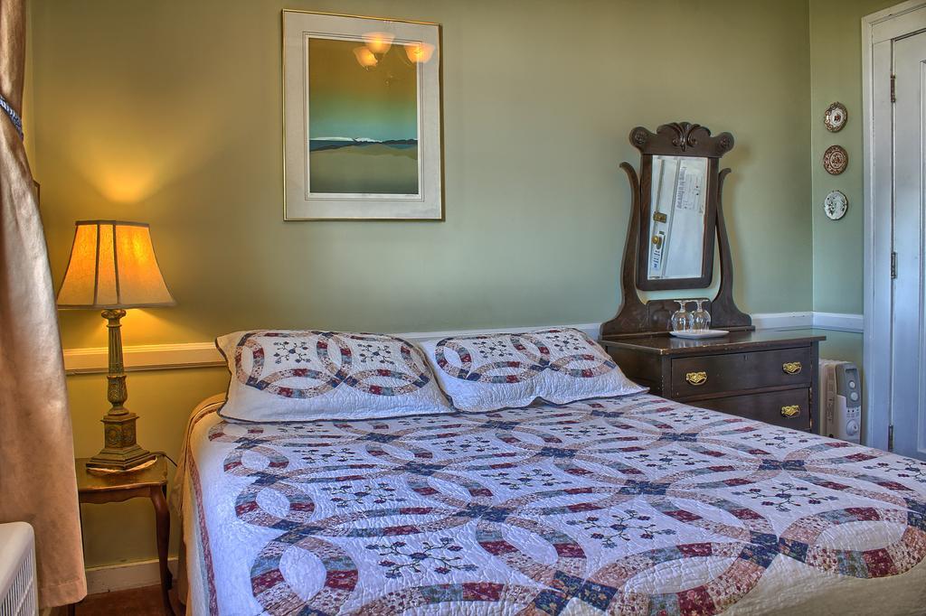 The Old Courthouse Inn Powell River Quarto foto